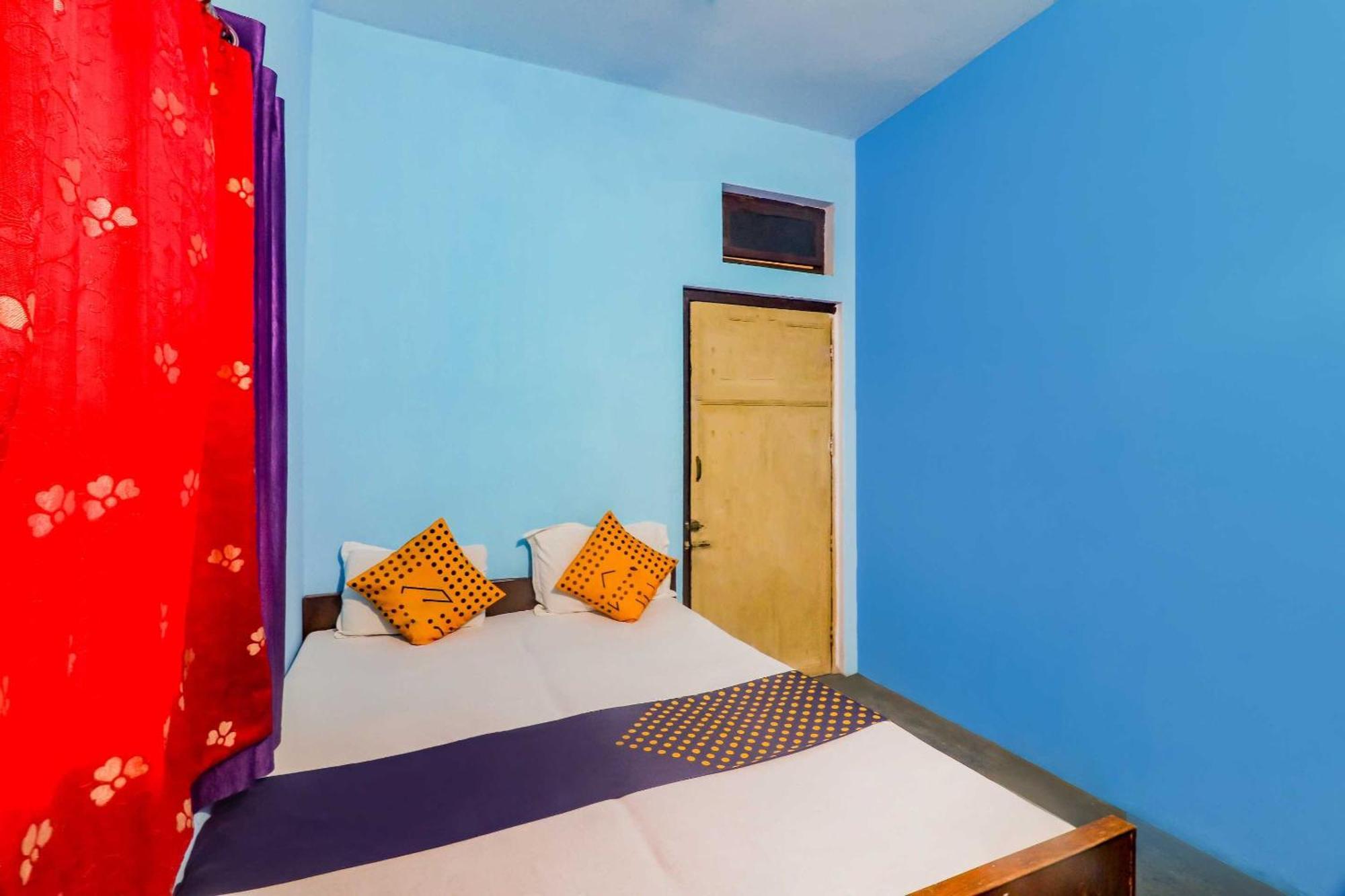 Spot On Mishra Guest House Varanasi Esterno foto