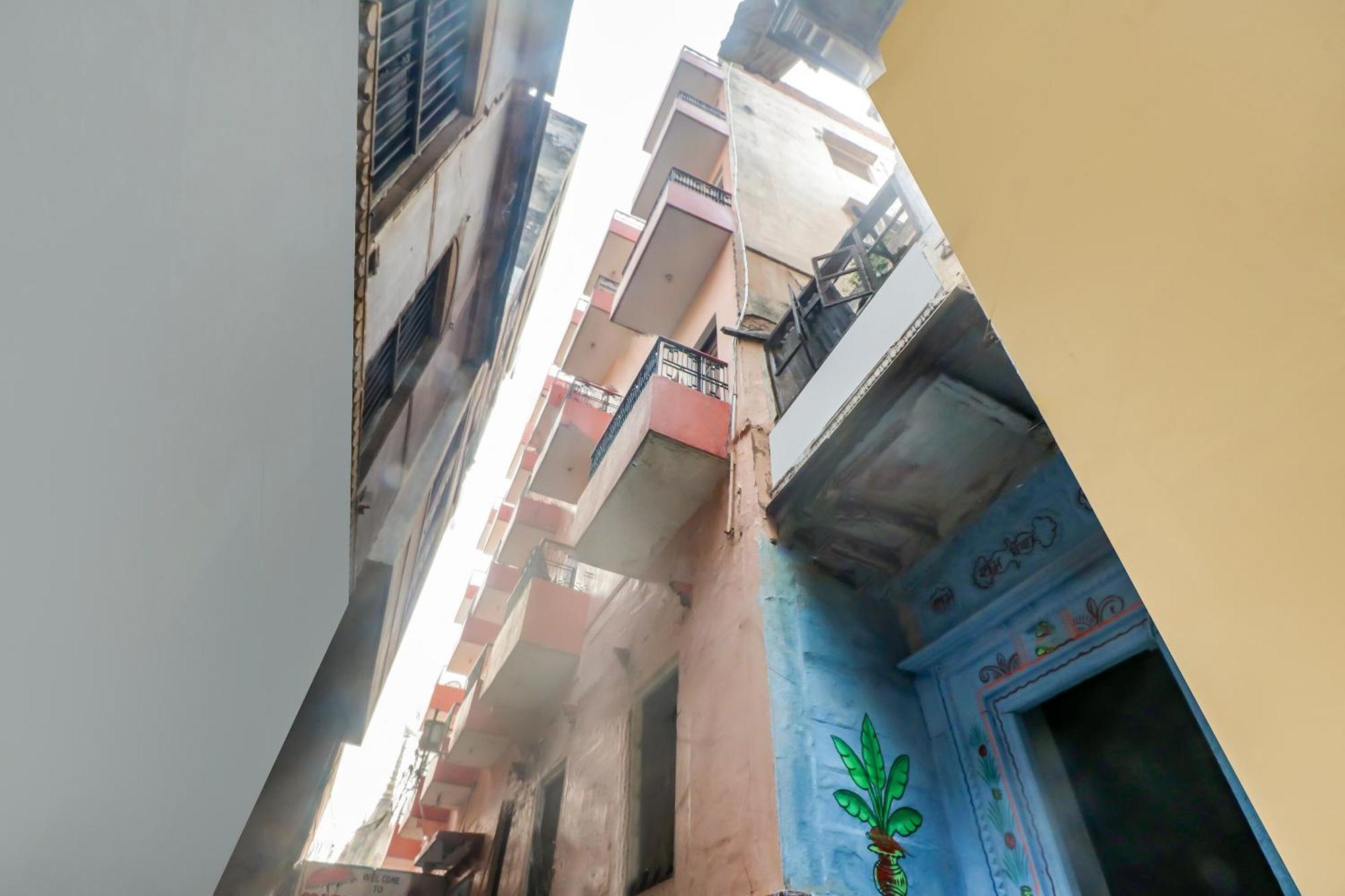 Spot On Mishra Guest House Varanasi Esterno foto