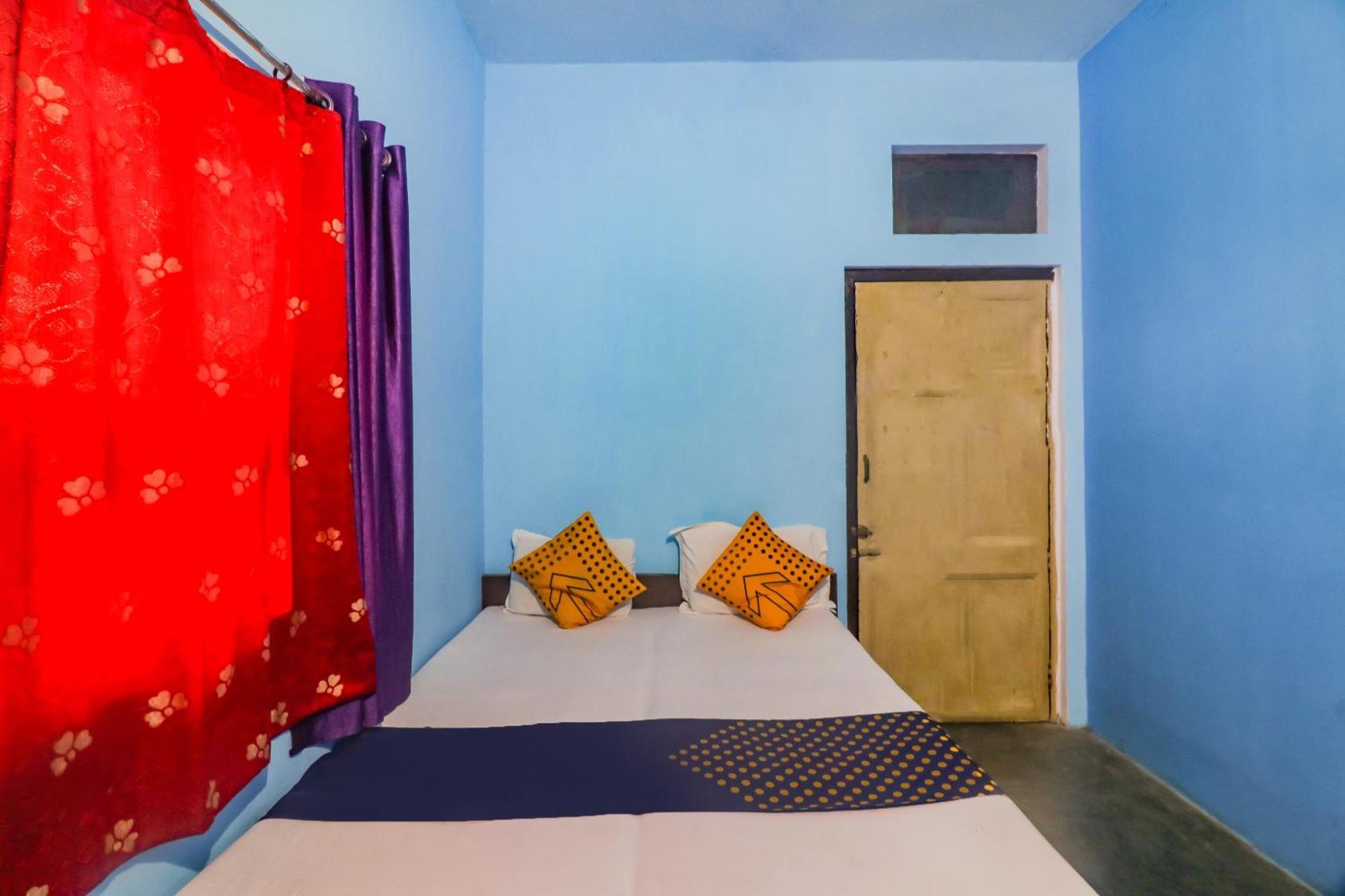 Spot On Mishra Guest House Varanasi Esterno foto