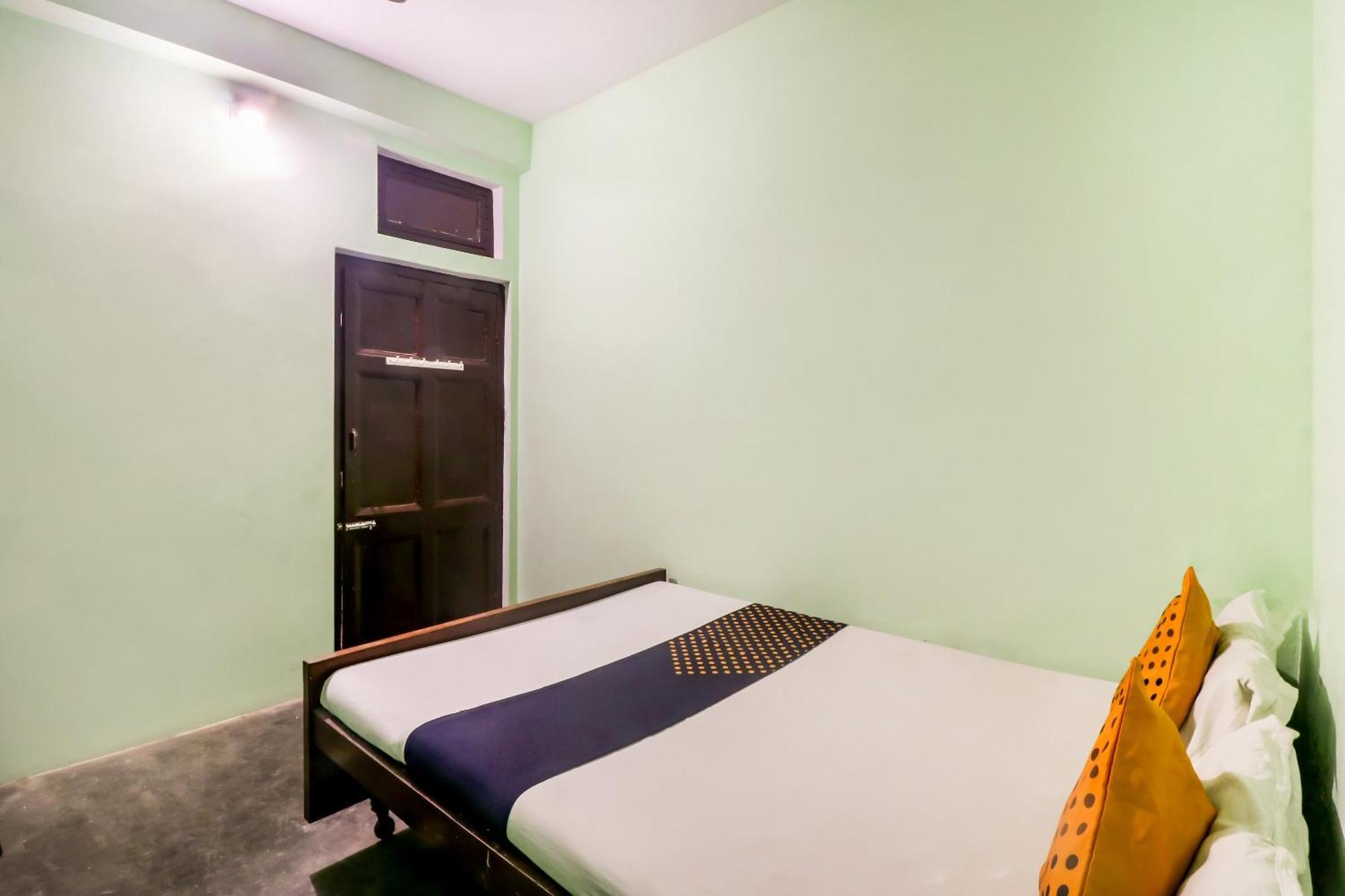 Spot On Mishra Guest House Varanasi Esterno foto