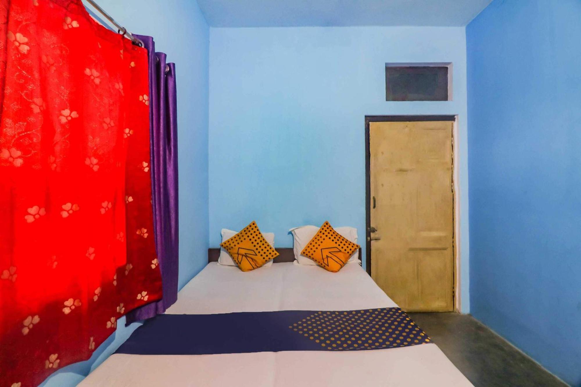 Spot On Mishra Guest House Varanasi Esterno foto